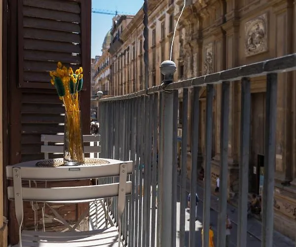 Four Luxury アパート パレルモ