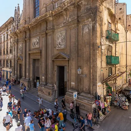 Four Luxury Apartment Palermo
