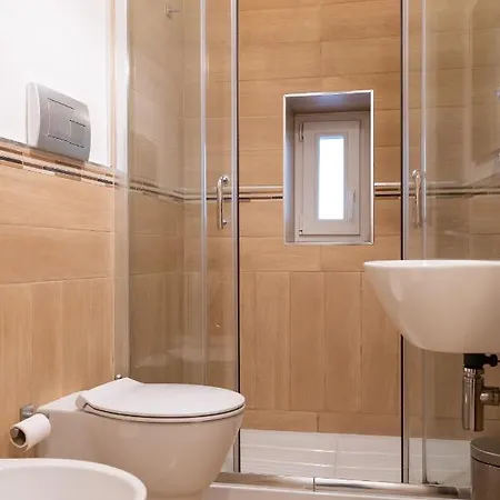 Διαμέρισμα Four Luxury *