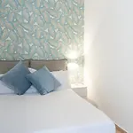 Four Luxury Apartment *